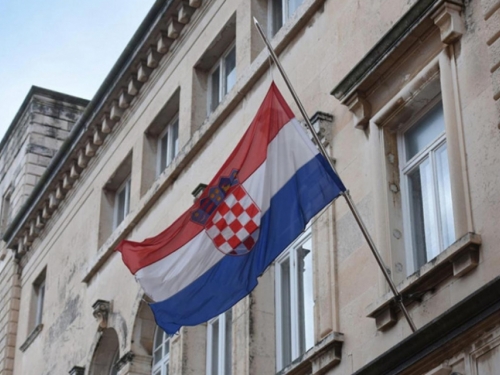 Republika Hrvatska s 1,2 milijuna maraka pomaže povratak Hrvata u BiH