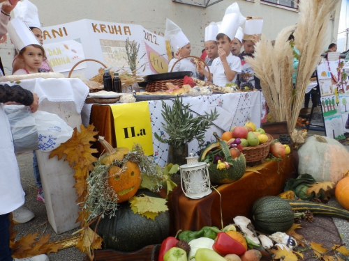 FOTO: Dani kruha u OŠ fra Jeronima Vladića Ripci