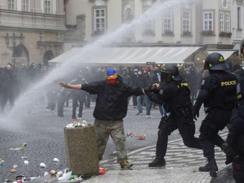 Pogledajte prizore iz Praga nakon najave novog lockdowna, došlo je do žestokog obračuna