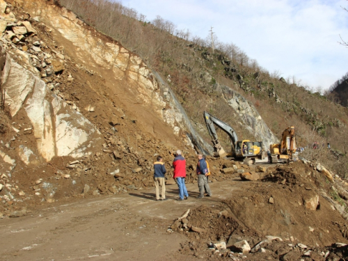 Čišćenje odrona na cesti Prozor-Jablanica trajat će još nekoliko dana!