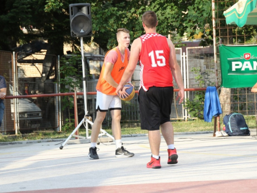 FOTO: Ekipa ''ALF Market'' osvojila Streetball za juniore