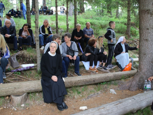 FOTO/VIDEO: Tisuće vjernika na Kedžari proslavilo Divin dan