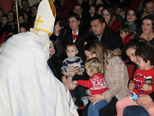 Sv. Nikola posjetio mališane dječjeg vrtića Ciciban u Prozoru