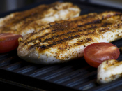 Trik s octom čini piletinu sočnom i mekanom