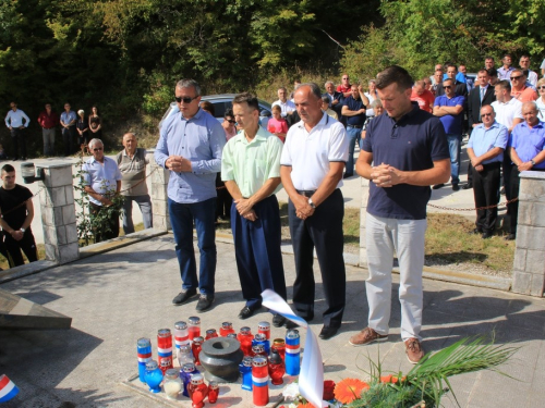 FOTO: Obilježena 22. obljetnica stradanja Hrvata na Hudutskom