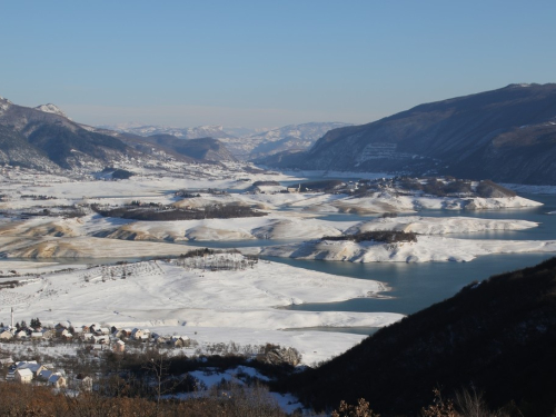 FOTO: Minusi počeli lediti Ramsko jezero