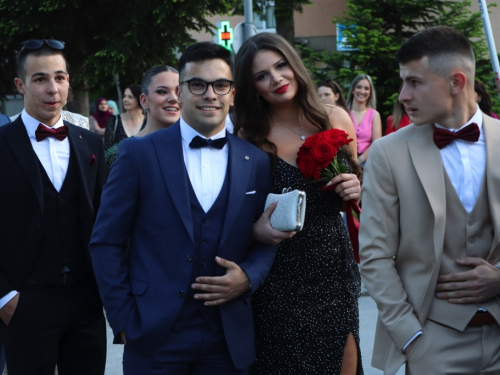 FOTO/VIDEO: Matura 2024. - Defile mladosti na ulicama Prozora