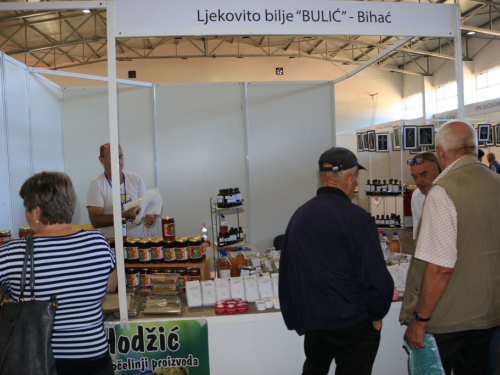 FOTO: Otvoren 18. sajam ''Dani šljive Prozor - Rama 2025.''