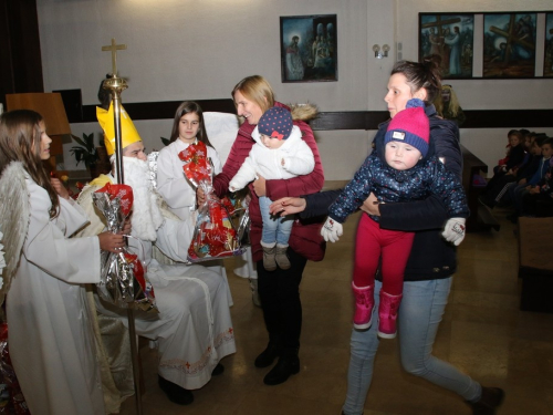 ​FOTO: Sv. Nikola s radošću dočekan u župi Rumboci