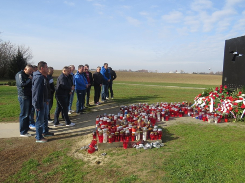 FOTO: Ramljaci na druženju kod Mladena Papka, iločkog vinara ramskih korijena