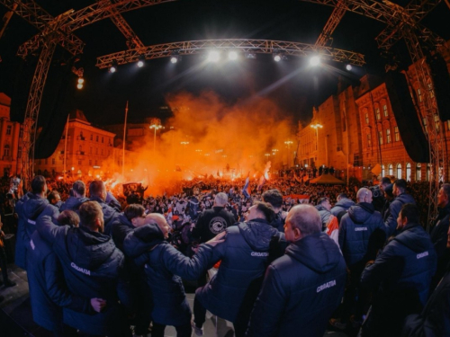 Mirno slavlje uz burnu politiku: Policija bez posla na dočeku rukometaša