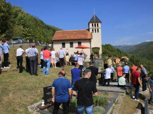 FOTO: Obilježena 22. obljetnica stradanja Hrvata na Hudutskom