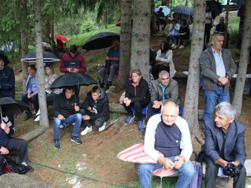 FOTO/VIDEO: Tisuće vjernika na Kedžari proslavilo Divin dan