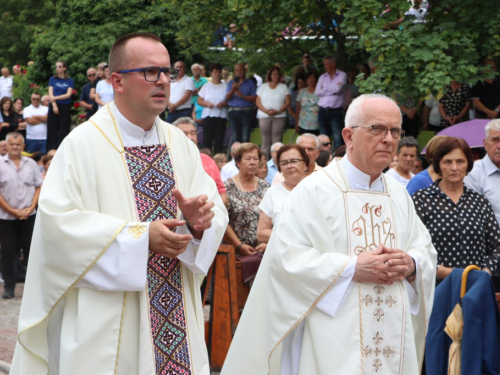 FOTO: Na Uzdolu svečano proslavljen sv. Ivo, patron župe