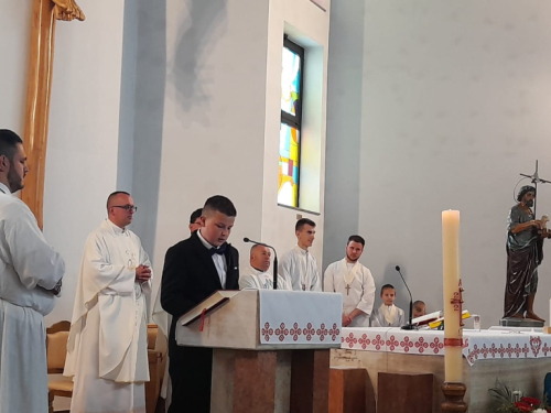 FOTO: Krizma i prva pričest u župi Uzdol