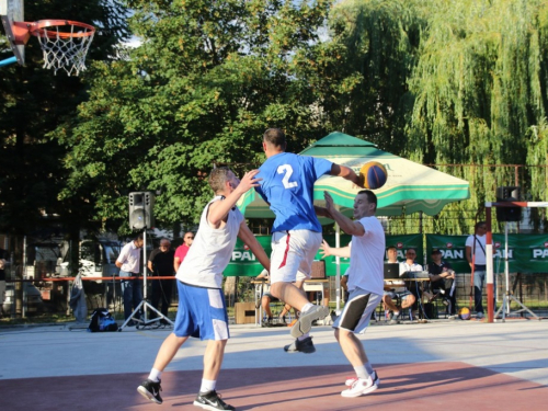 FOTO: Počeo turnir u uličnoj košarci ''Streetball Rama 2017.''