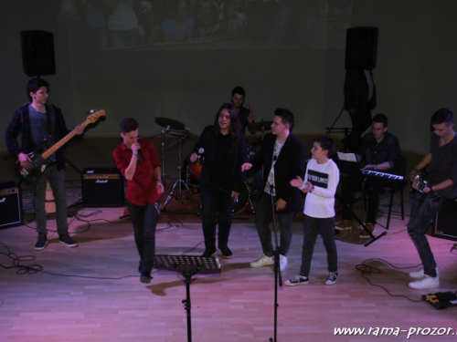 FOTO/VIDEO: Marko Bošnjak održao koncert zahvale u Prozoru