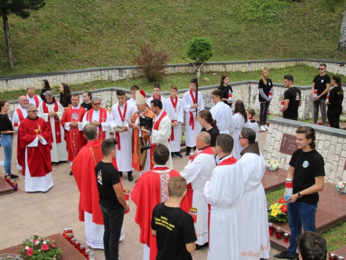 FOTO: Obilježena 26. obljetnica stradanja Hrvata na Uzdolu