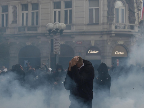 Pogledajte prizore iz Praga nakon najave novog lockdowna, došlo je do žestokog obračuna