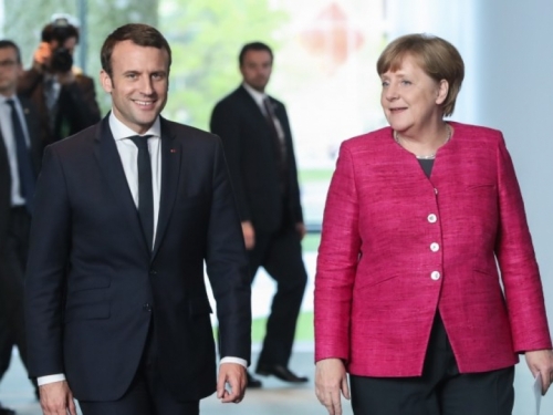 Merkel i Macron potpisuju novi sporazum o jačanju francusko-njemačkih odnosa