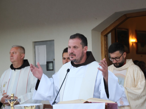 FOTO: Jedinstveni događaj na Pidrišu - stigle moći sv. Ante