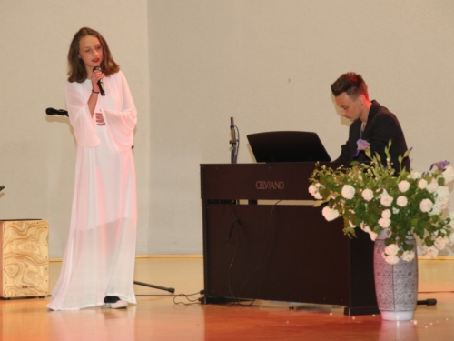 FOTO: ''Majci na dar'' - u Prozoru održan koncert klasične glazbe