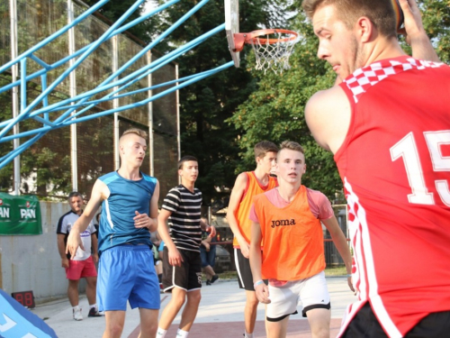 FOTO: Ekipa ''ALF Market'' osvojila Streetball za juniore