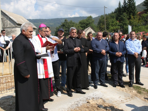 FOTO/VIDEO: Na Uzdolu obilježena 23. obljetnica stravičnog pokolja nad Hrvatima