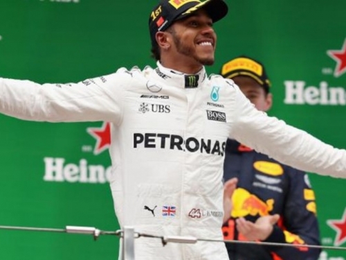 Hamilton slavio u utrci za Veliku Nagradu Kine