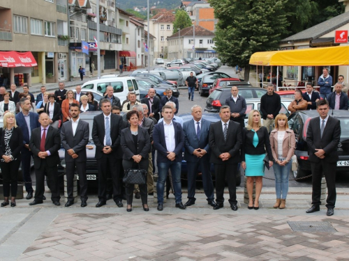 FOTO: Polaganjem vijenaca i svečanom sjednicom započelo obilježavanje Dana općine