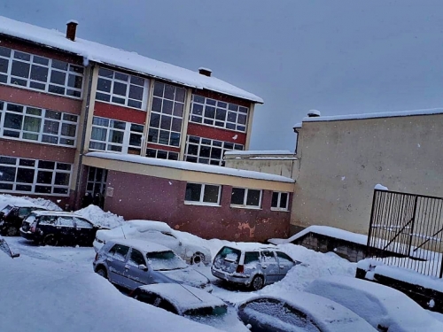 Zbog snijega odgođena nastava u općini Prozor-Rama