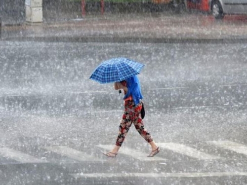 Upaljen narančasti meteoalarm: Upozorenje na jaku kišu