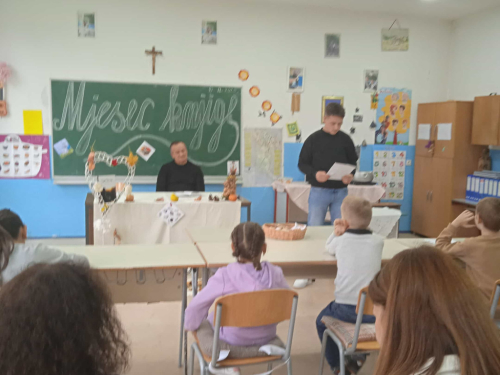 U OŠ Veselka Tenžere na Uzdolu obilježen Mjesec hrvatske knjige