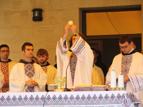 FOTO: Proslava Velike Gospe i Mlade mise fra Ivana Tučića u župi Rama-Šćit