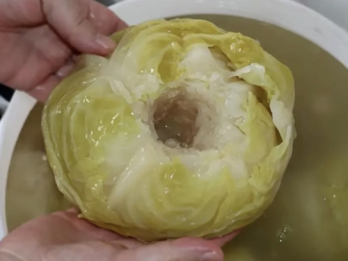 Kako spriječiti kvarenje kiselog kupusa u bačvi?