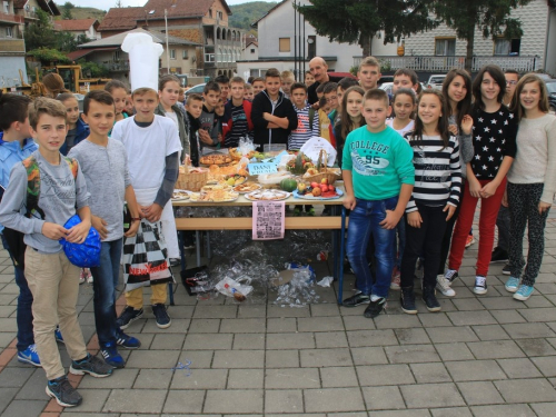FOTO: Dani kruha i zahvalnosti za plodove zemlje u OŠ Marka Marulića Prozor