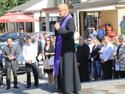 FOTO: Polaganjem vijenaca i svečanom sjednicom započelo obilježavanje Dana općine