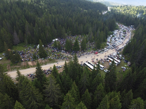 FOTO/VIDEO: Tisuće vjernika na Kedžari proslavilo 'Divin dan'