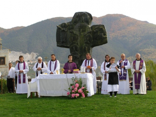 FOTO: 71. obljetnica "Dana sjećanja na ramske žrtve"