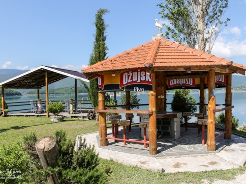 Caffe bar 'Mirakul' na Ramskom jezeru