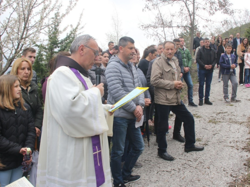 FOTO: Ramski put križa na brdo Gračac