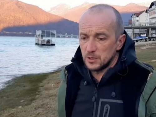 Kapić: Čitav dan nitko ne želi utvrditi dužinu zagađenja u Jablaničkom jezeru