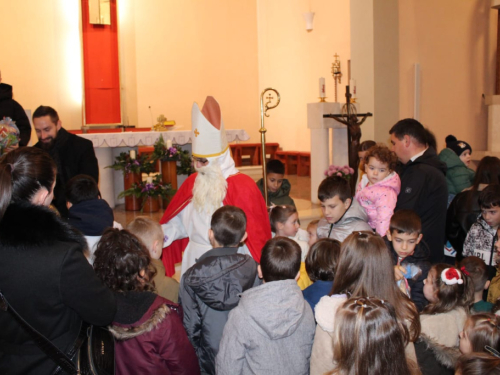 FOTO: Sv. Nikola posjetio župu Prozor