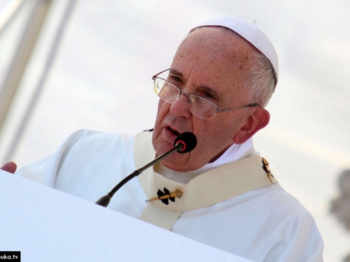 Papa Franjo biskupima: Ne primajte homoseksualce