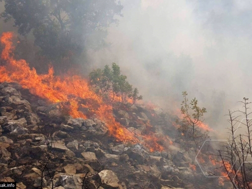 Dramatično na požarištima u Hercegovini: Traži se angažiranje helikoptera