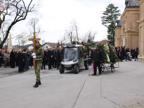 FOTO: Na Mirogoju sahranjen pukovnik Ante Pavlović