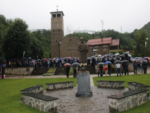 FOTO: Vanjska proslava sv. Ante u župi Gračac