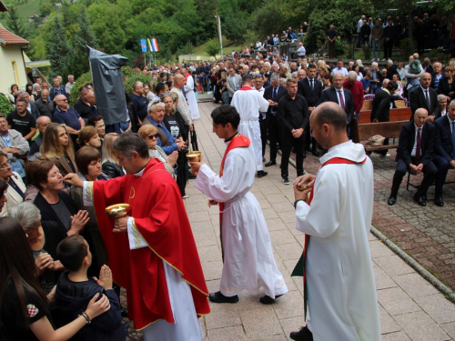FOTO: Obilježena 32. obljetnica stradanja Hrvata na Uzdolu