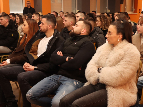 FOTO: Tečaj priprave za brak u župi Gračac