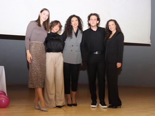 FOTO: Ines Markešić i Magdalena Zadro pobjednice dječjeg festivala ''Mala Rama 2024.''
